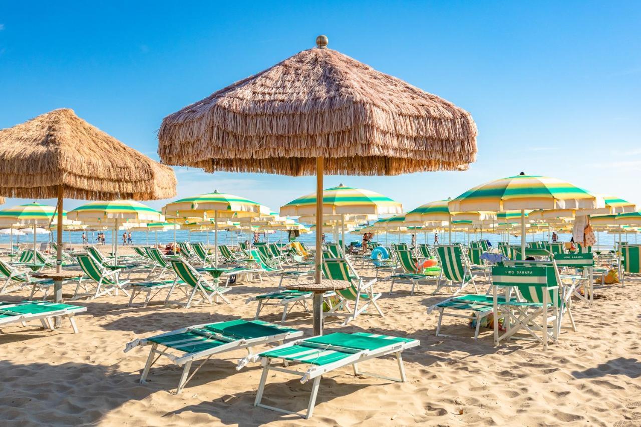 Case Vacanze Blue Bay Resort Roseto Degli Abruzzi Bagian luar foto