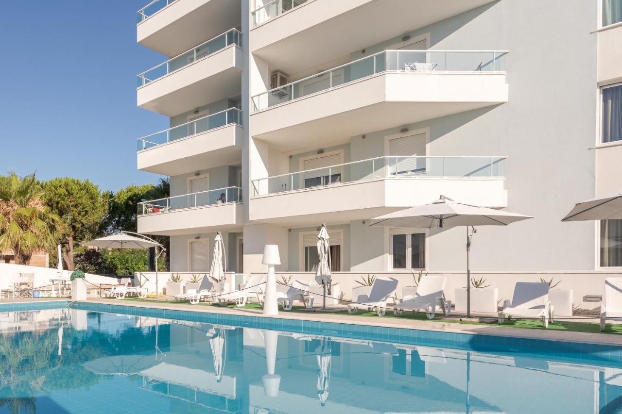 Case Vacanze Blue Bay Resort Roseto Degli Abruzzi Bagian luar foto