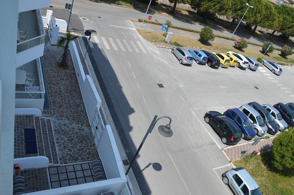 Case Vacanze Blue Bay Resort Roseto Degli Abruzzi Bagian luar foto