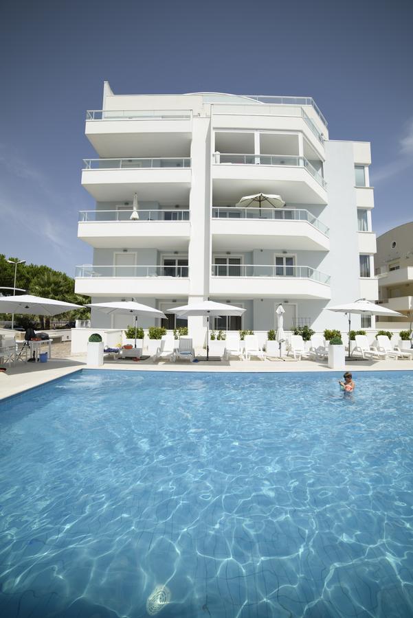 Case Vacanze Blue Bay Resort Roseto Degli Abruzzi Bagian luar foto